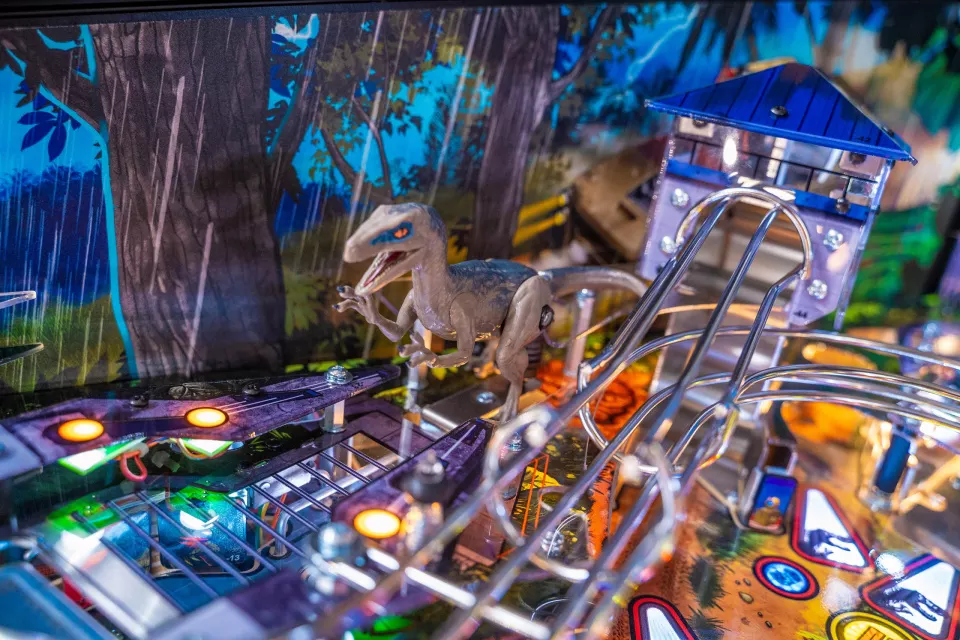 Low-Res_JurassicPark-30th-LE-Details-Ambient-08-scaled-960×640